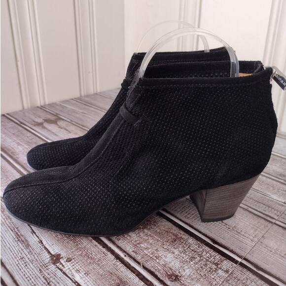 Aquatalia Xcellent Black Suede Perforated Stacked Heel Ankle Bootie Boot Women 8 - Picture 6 of 15